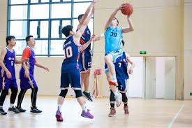 西甲单场：巴萨客场逆转马竞继续领跑